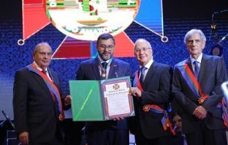 Governador Wilson Lima é agraciado com Ordem do Mérito Comercial do Amazonas e destaca incentivos ao setor