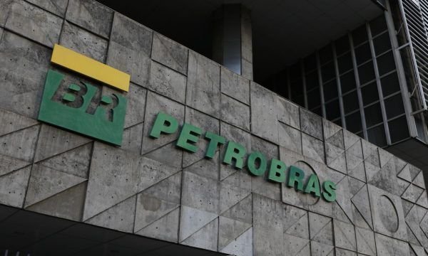 Petrobras refina 100% de óleo de soja pela primeira vez 