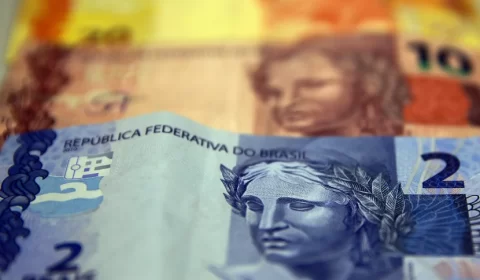 Juros altos no Brasil podem custar até R$ 182 bilhões a mais por ano ao país
