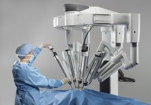 Hospital Edmundo Vasconcelos investe em novo equipamento para cirurgias robóticas e espera ampliar número de procedimentos cirúrgicos