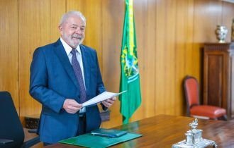 Lula sanciona nova política de valorização do salário mínimo e reajuste de isenção do Imposto de Renda