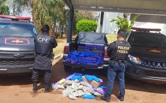 Operação conjunta intercepta veículo carregado de maconha