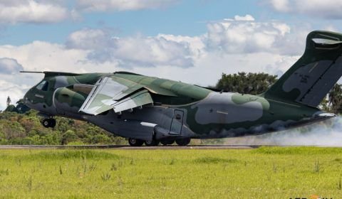 Com o Embraer KC-390, Força Aérea transporta usina de oxigênio para o interior do Amazonas