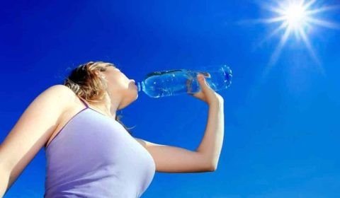 Com  calor acima dos 30° no AM, é importante prestar atenção na ingestão de água