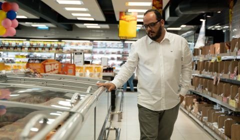 Supermercados descartaram 210 kg de alimentos avariados, segundo Procon