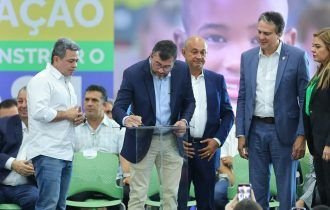 Com ministro da Educação, Wilson Lima lança ‘Amazonas + Alfabetizado’ e avança em ações para reforçar qualidade do ensino