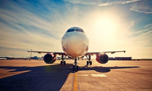 Empresas aéreas são condenadas a pagar indenização a clientes por danos morais