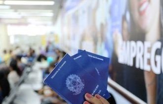 Brasil cria mais de 142 mil vagas com carteira assinada em julho