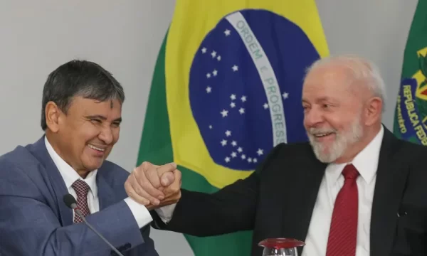 Cobrado pelo Centrão, Lula se reúne com ministro do Bolsa Família nesta quarta-feira