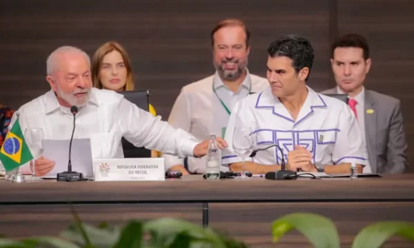 Manaus vai receber Centro Policial Internacional para combater crimes na Amazônia, anuncia Lula