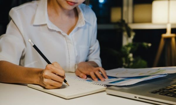 Educação sem preço: universidades públicas oferecem cursos gratuitos a distância; saiba mais