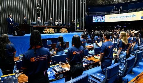 Senado dá posse a estudantes do programa Jovem Senador 2023