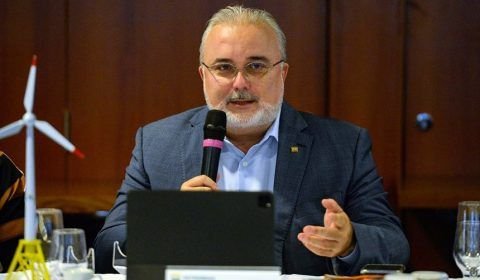 Presidente da Petrobras debate em comissões plano de atuação da empresa