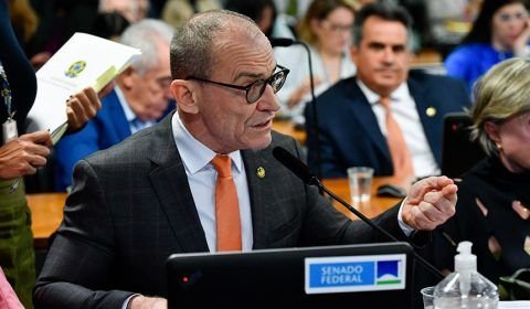 Texto que torna infração grave jogar lixo para fora do carro vai à Câmara