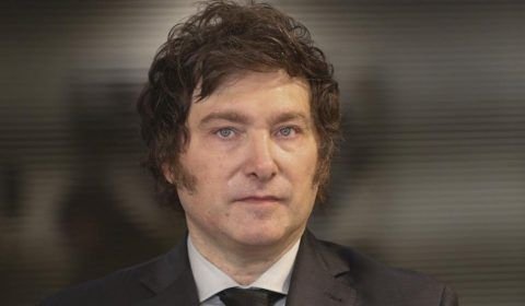 Milei, ultradireitista que defende dolarização na Argentina, é o grande vencedor nas eleições primárias