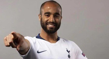 São Paulo acerta a contratação do meia-atacante Lucas Moura