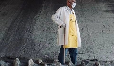 Lula condecora padre Julio Lancellotti com medalha da Ordem do Ministério da Justiça