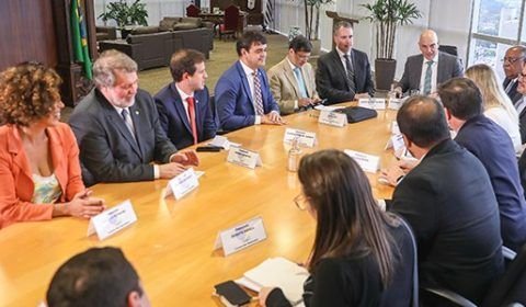 Presidente do TSE recebe parlamentares para tratar da minirreforma eleitoral