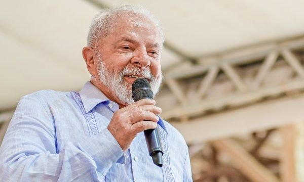 Lula diz que governo não deve cumprir meta de zerar déficit em 2024