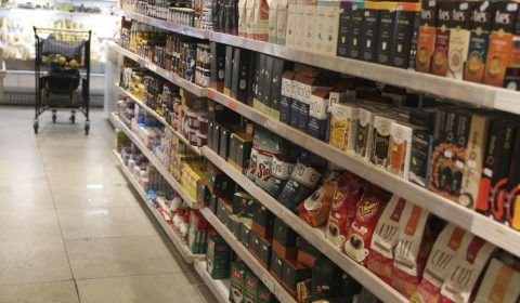 Vendas do varejo ficam estáveis em junho, diz IBGE