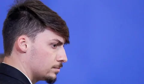 Filho de Bolsonaro, Jair Renan é alvo de operação da polícia do DF