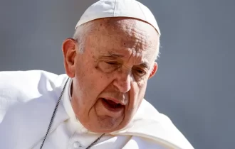 Papa Francisco: Igreja está aberta à população LGBTQIA+, mas há regras