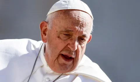 Papa Francisco: Igreja está aberta à população LGBTQIA+, mas há regras