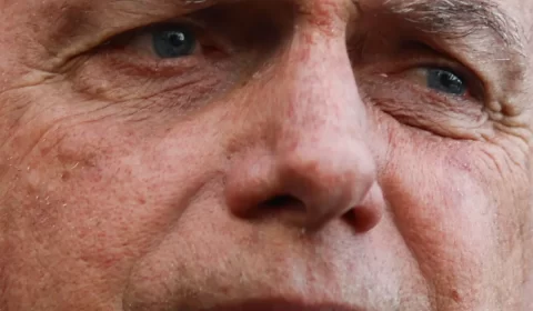 Bolsonaro mantém popularidade em meio a cerco jurídico, mostra pesquisa AtlasIntel