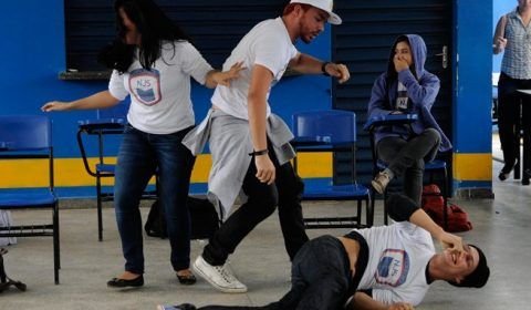 Alunos de escolas municipais da zona rural são beneficiados com projeto teatral