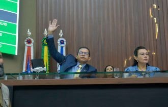 Deputado João Luiz vota contra o veto ao PL que proíbe desrespeito de doutrinas e crenças relativas à religião cristã no Amazonas