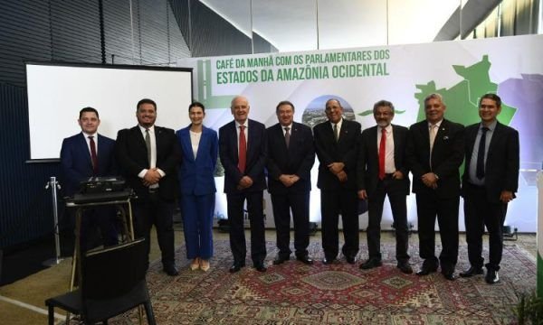 Em encontro com parlamentares da Amazônia, Governo do Amazonas fortalece parceria para fortalecer ZFM