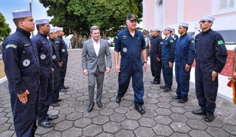 Governo do Amazonas e Marinha debatem ações integradas para enfrentar a seca dos rios