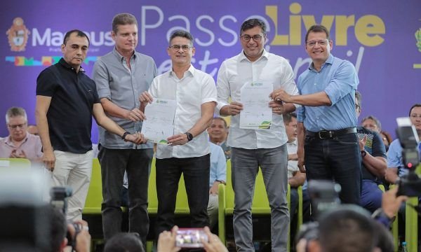 Governo do Amazonas repassa mais R$ 20 milhões à Prefeitura de Manaus para o Passe Livre Estudantil