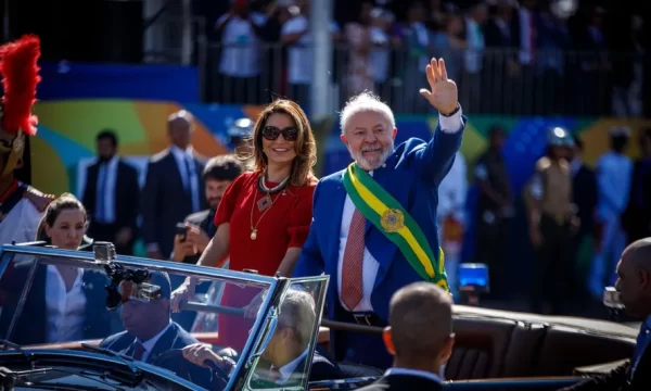 Lula faz primeiro 7 setembro do governo ao lado de Rosa Weber e Pacheco com tema 'democracia, soberania e união'