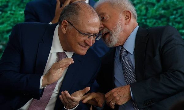 'Não tenho dúvida, estava em marcha um golpe de Estado', diz Alckmin