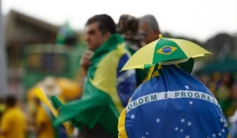 PGR recebe denúncia contra 1,1 mil pessoas que acamparam em frente ao QG do Exército