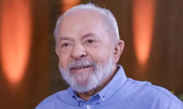 Prestes a ser operado, Lula confirma mais uma viagem internacional