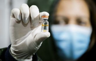 Sancionada lei que regulamenta vacinação em estabelecimentos privados