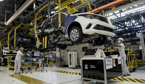 Atividade econômica tem queda de 0,77% em agosto