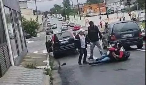 CAC é preso após balear adolescente que brigava com seu filho em saída de escola