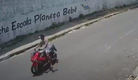 Caminhão passa por cima de motociclista que perdeu controle de moto em Manaus