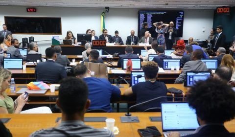 Comissão aprova projeto que proíbe o casamento entre pessoas do mesmo sexo