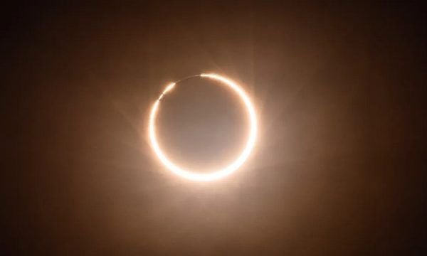 Confira os horários do eclipse solar deste sábado em cada capital