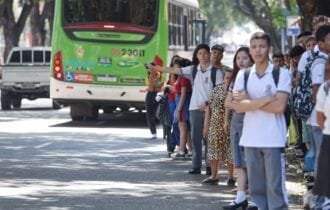 Governo do Amazonas repassa à Prefeitura nova parcela dos recursos para manutenção do Passe Livre Estudantil