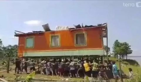 Moradores movem suas casas devido à seca no Amazonas; entenda