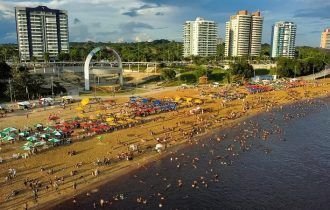 Prefeitura anuncia auxílio-financeiro para permissionários da praia da Ponta Negra afetados com a interdição do espaço