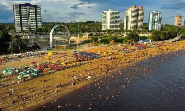 Prefeitura anuncia auxílio-financeiro para permissionários da praia da Ponta Negra afetados com a interdição do espaço