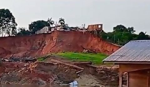Um morre e quatro ficam desaparecidos após barranco desabar