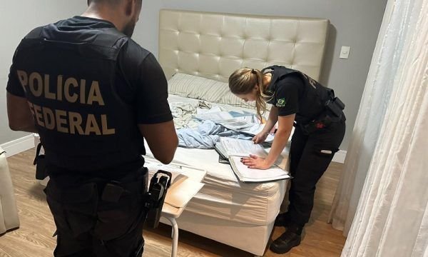 Veja vídeo da ‘visita’ da PF na residência de ex-vereador de Manaus