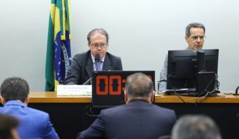 Deputados criticam ausência de presidente da Enel Brasil em audiência na Câmara